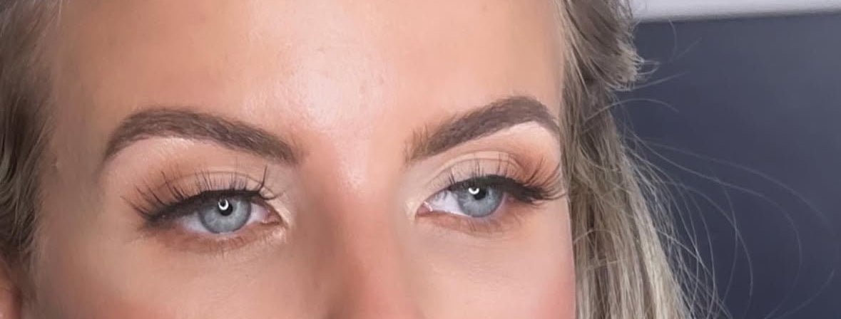 Eye & Strip Lash Application