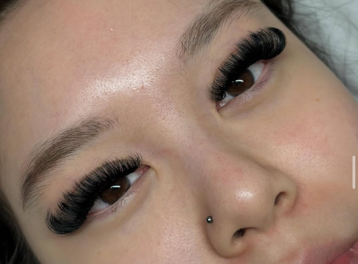 Volume Russian Lash Extensions